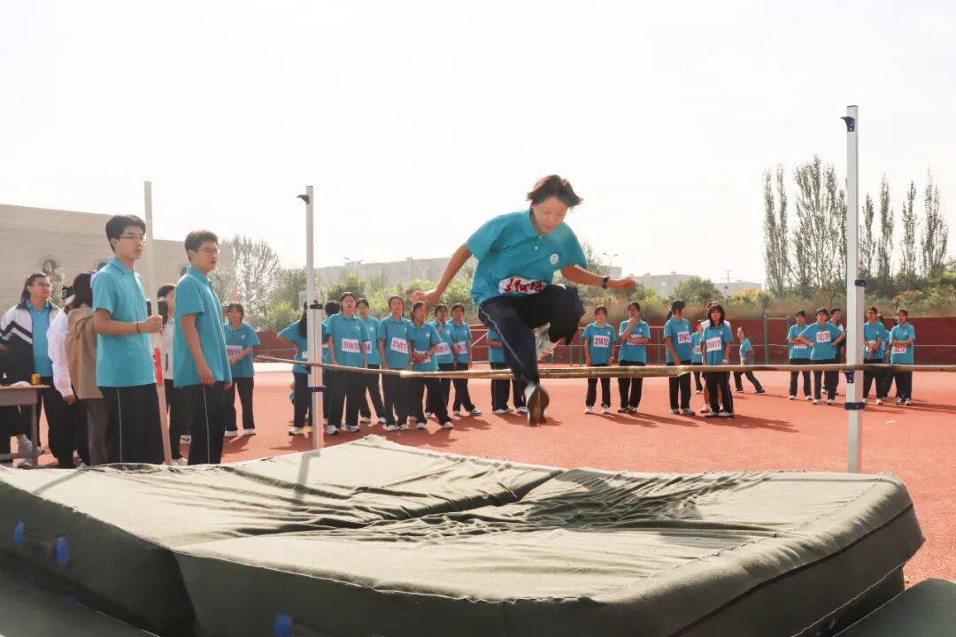 激励全场观众,燃烧运动梦想的热情 激励全场观众,燃烧运动梦想的热情