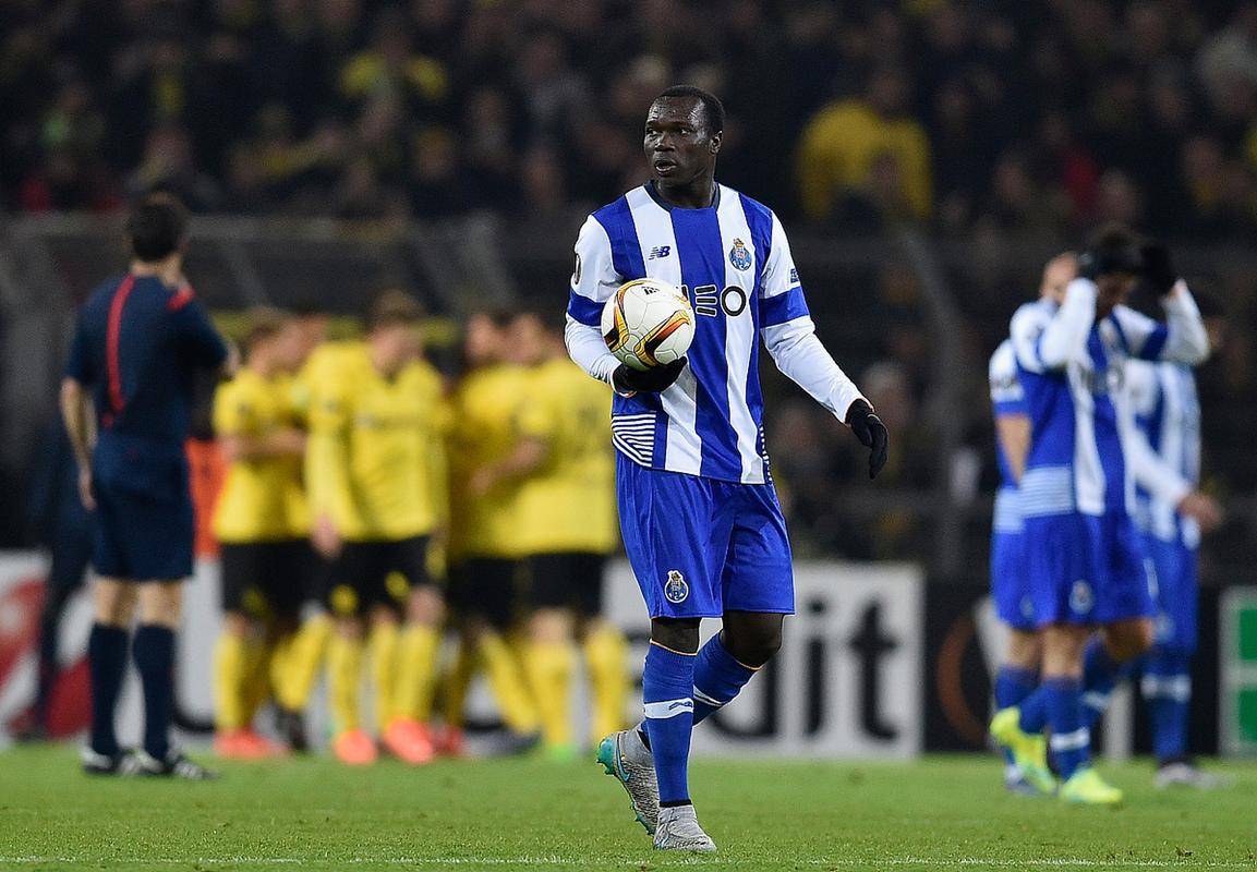 波尔图客场逆袭晋级四强 波尔图客场逆袭晋级四强