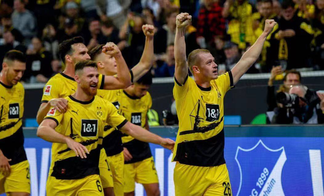 格拉纳达客场大胜，反超对手多特蒙德的简单介绍